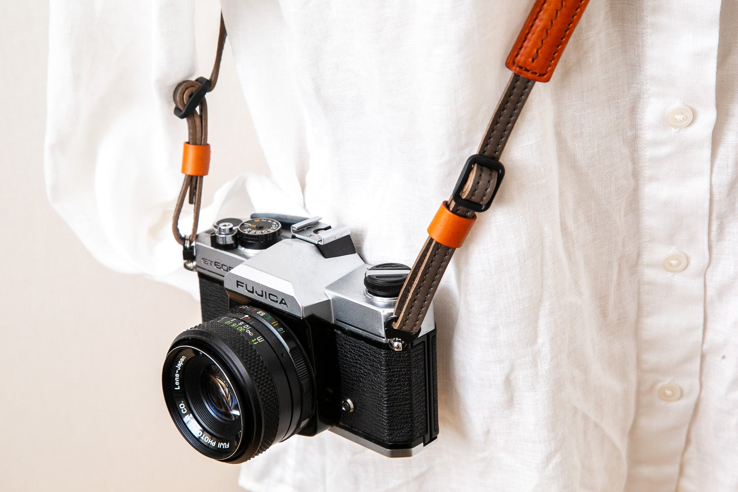 ２色の組み合わせを楽しむストラップ